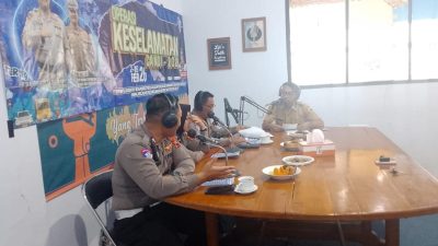 Lewat Radio, Satlantas Polres Brebes Gencarkan Sosialisasikan Operasi Keselamatan Candi 2026