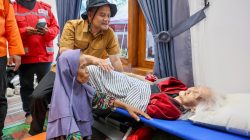 Ahmad Luthfi Temui Pengungsi Tanah Gerak Tegal, Segera Siapkan Hunian Sementara